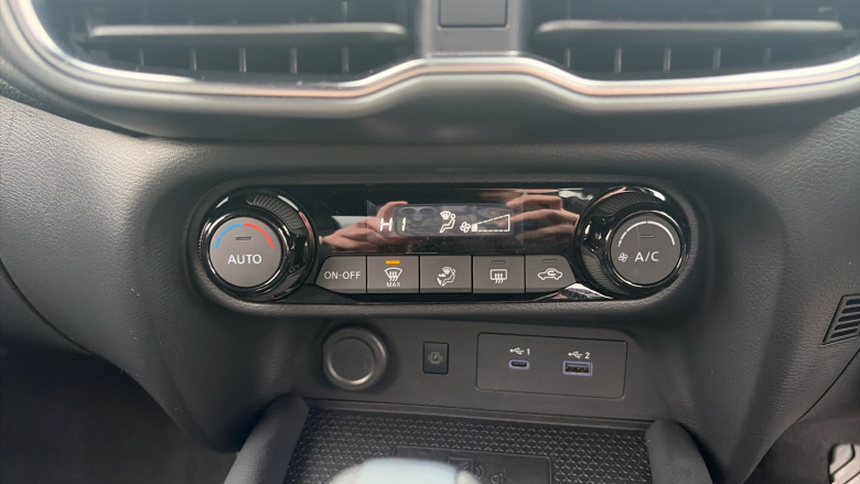 Nissan Juke 1.0 DiG-T N-Connecta 5dr DCT Petrol Hatchback